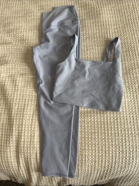Abercrombie & Fitch Light Gray High-Rise Leggings with Cropped Sports Tank